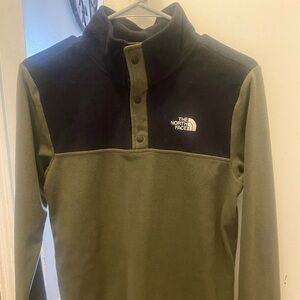 Boys north face size large lightweight fleece pullover black and grey
